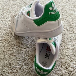 Adidas Stan Smith X LEGO Kids White Sneakers with Green Heel